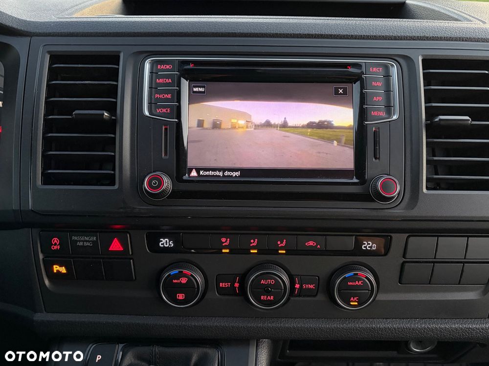 Volkswagen Caravelle - 18