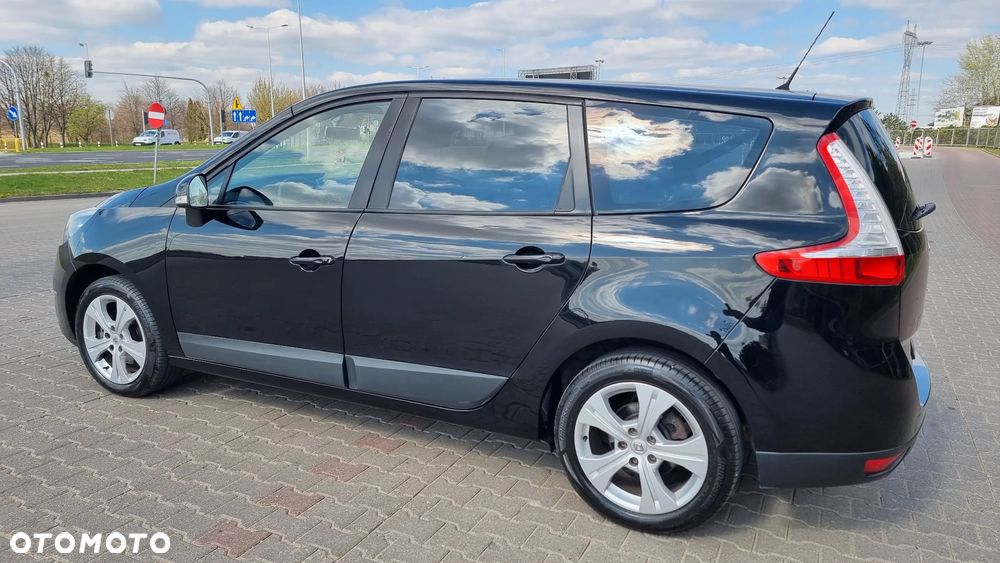 Renault Grand Scenic - 26