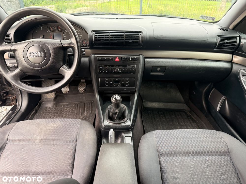 Audi A4 Limousine - 17