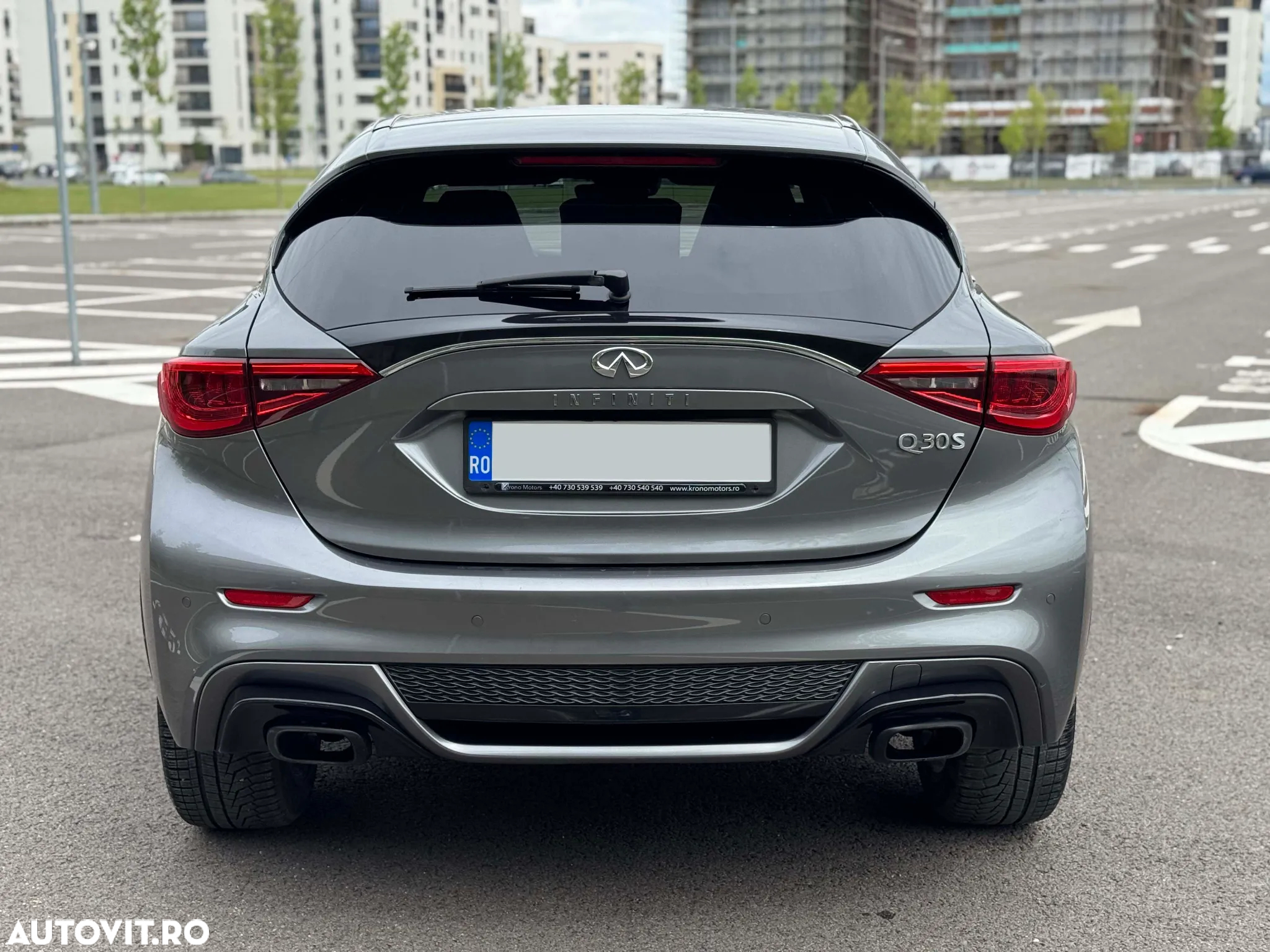 Infiniti Q30 1.6t DCT Business - 16