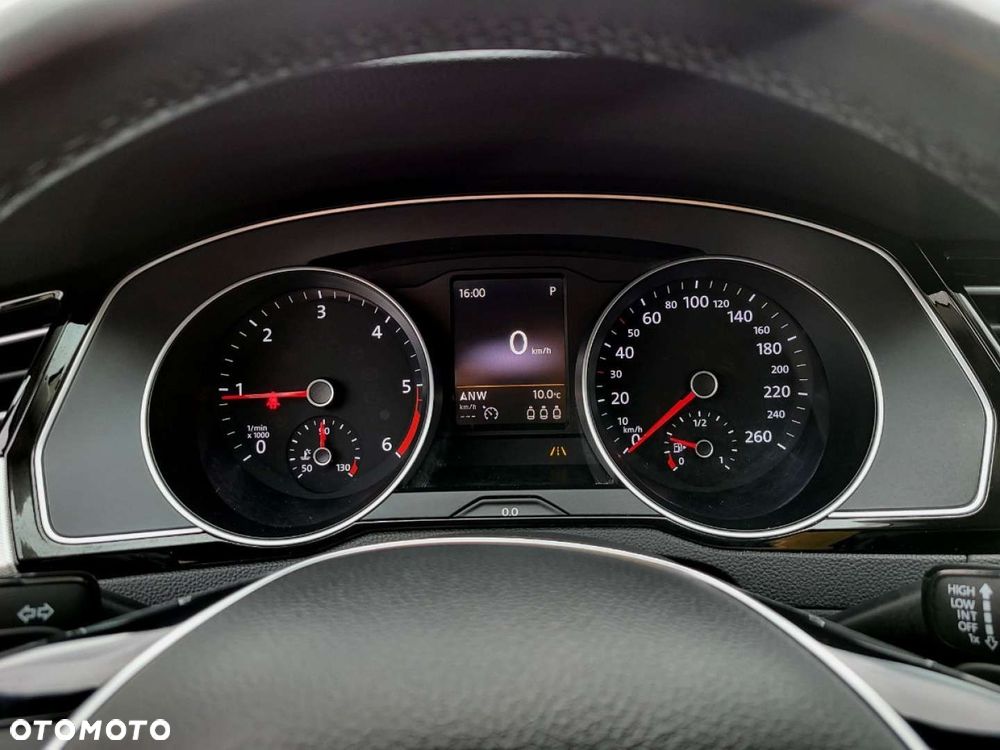 Volkswagen Passat - 40