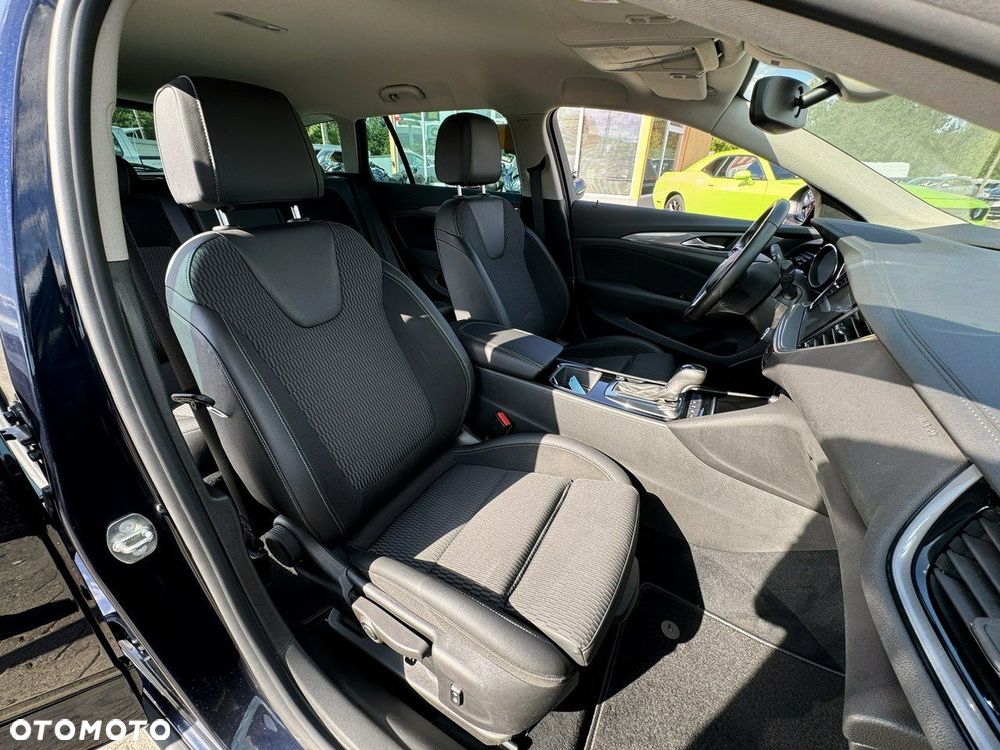 Opel Insignia - 22