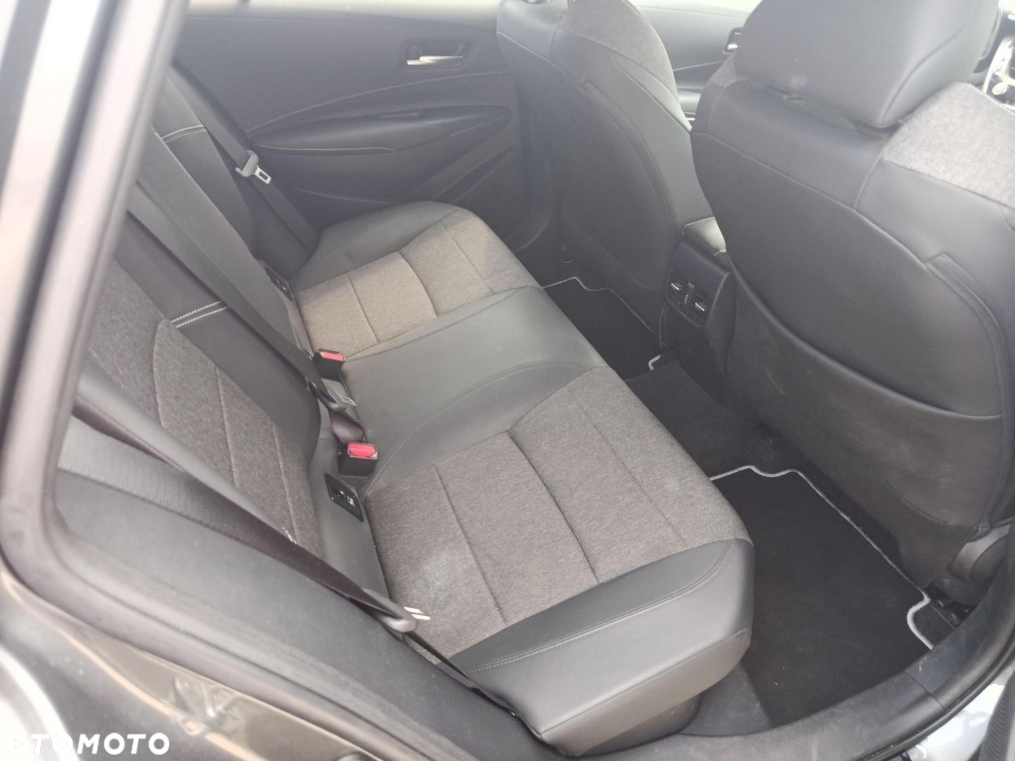 Toyota Corolla - 10