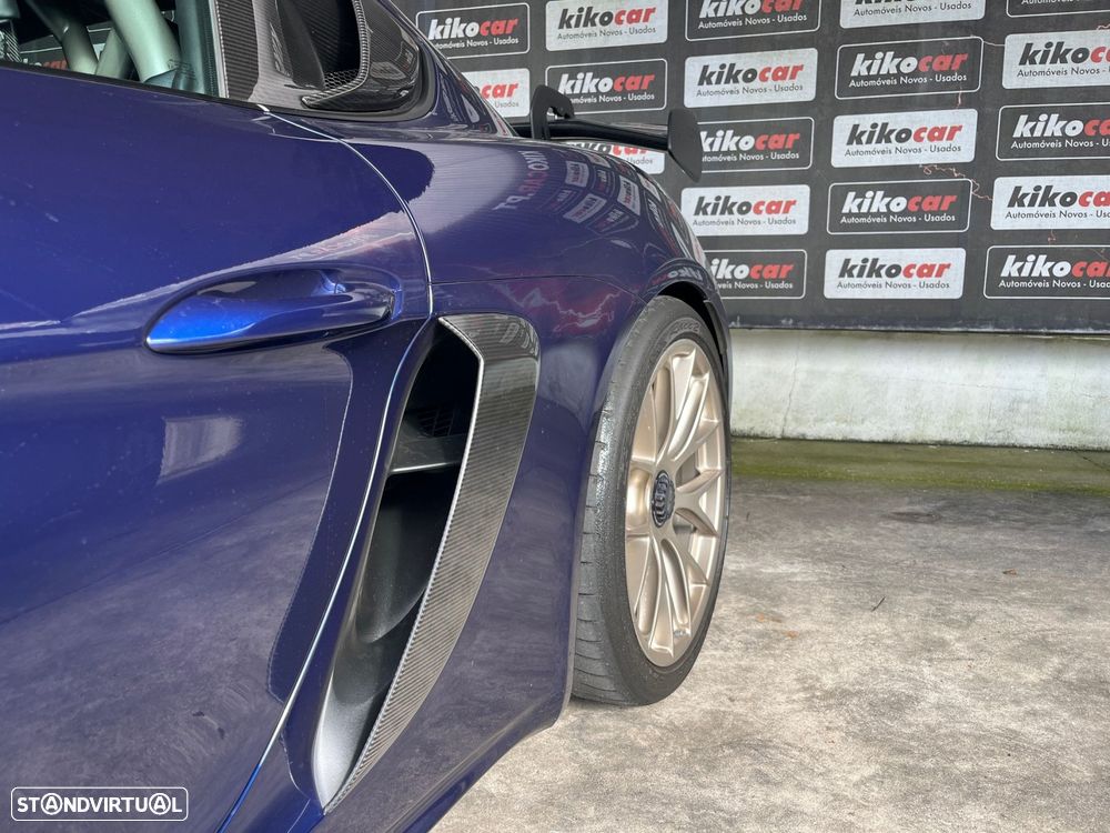 Porsche 718 Cayman GT4 RS - 11