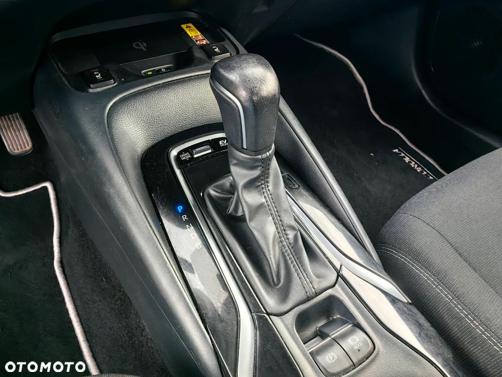 Toyota Corolla 1.8 Hybrid Comfort - 25
