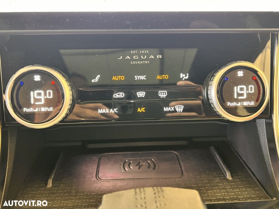 Jaguar XF - 25