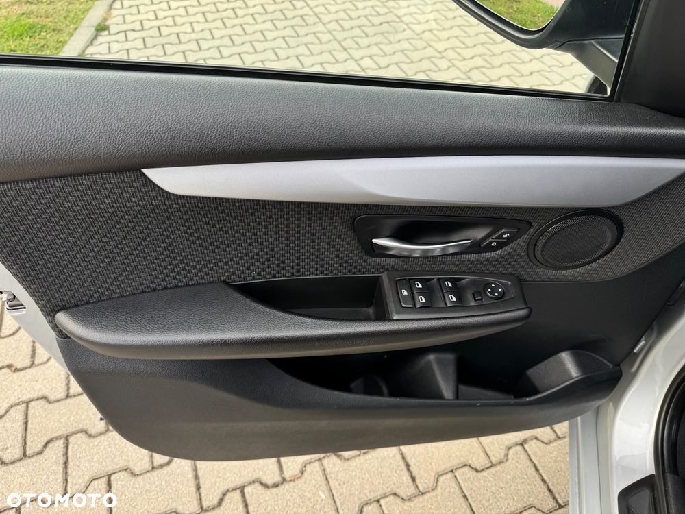 BMW Seria 2 218d xDrive - 24