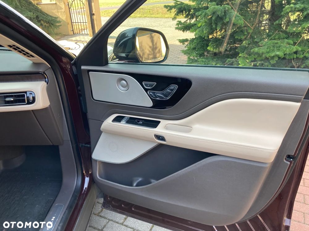 Lincoln Aviator - 16