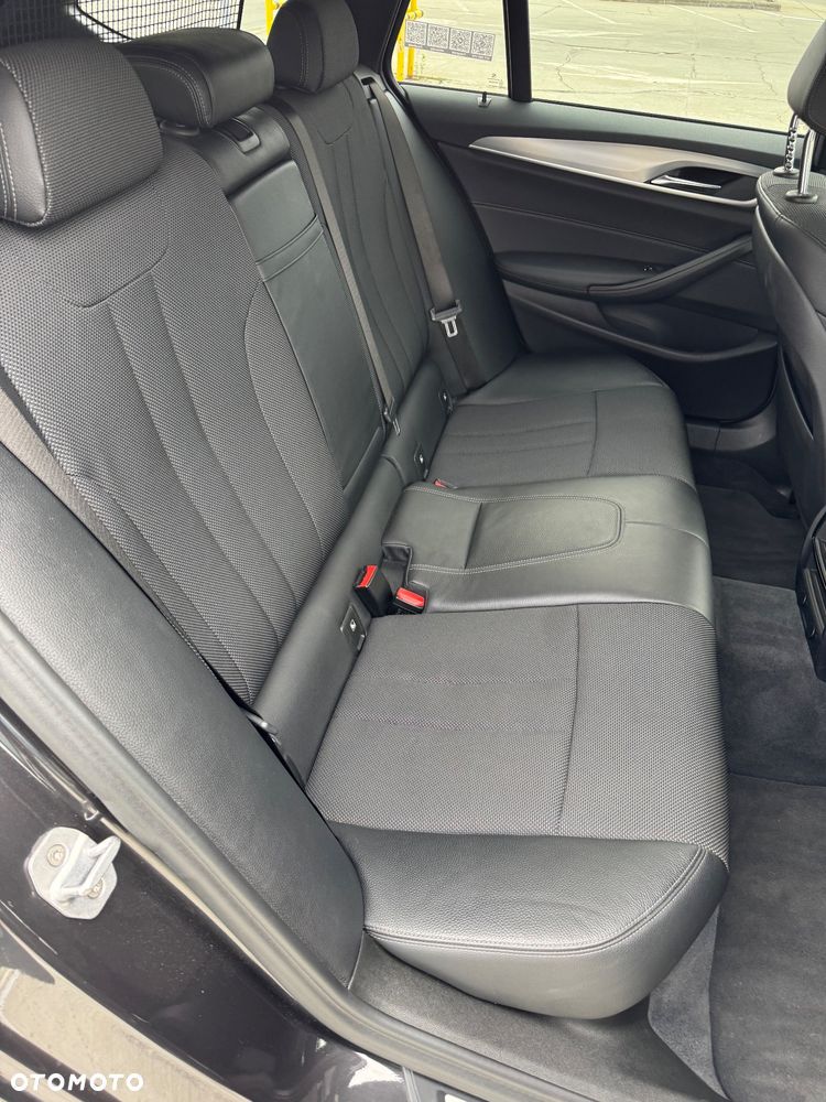 BMW Seria 5 520d Sport Line - 20