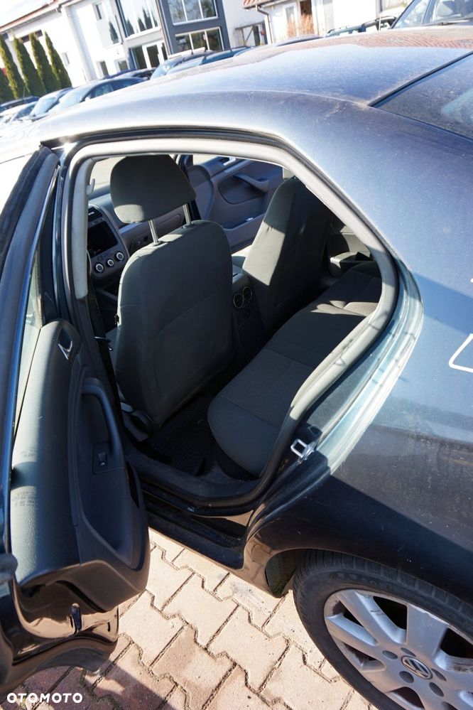 VOLKSWAGEN JETTA V SEDAN 2007 LC5F 1.9 TDI BXE 105KM JCR SZARY na części - 18