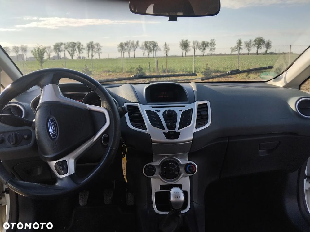 Ford Fiesta 1.25 Champions Edition - 12