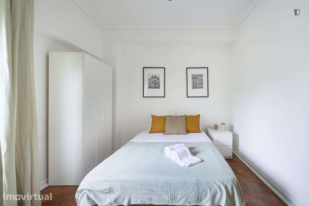 Quarto - localizado em Roma-Areeiro Lisbon - Grande imagem: 3/53