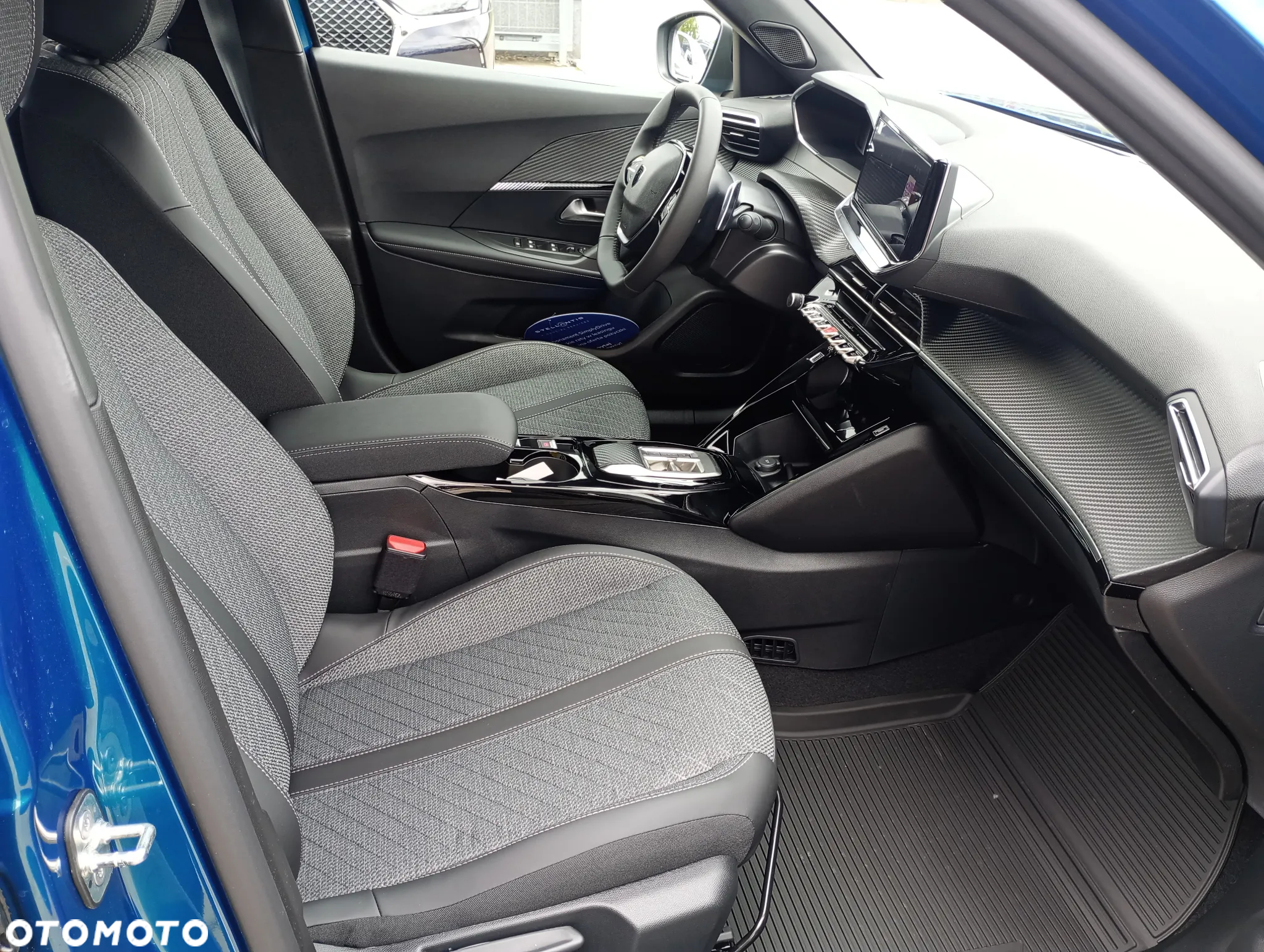 Peugeot 2008 - 8