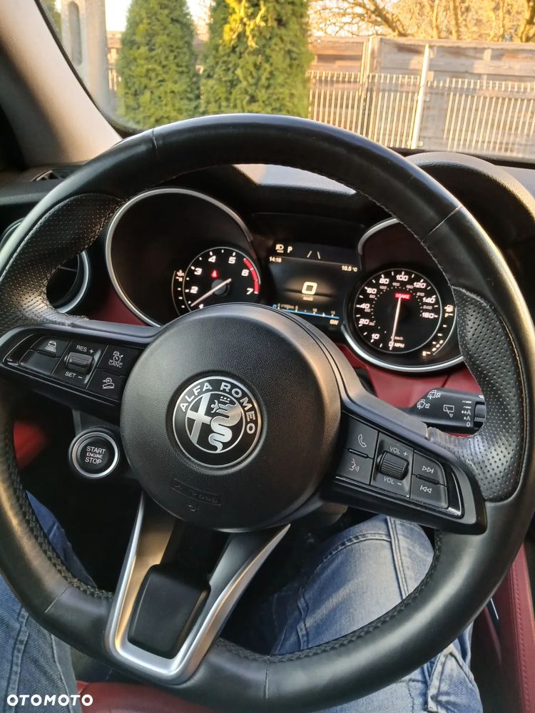 Alfa Romeo Stelvio - 37