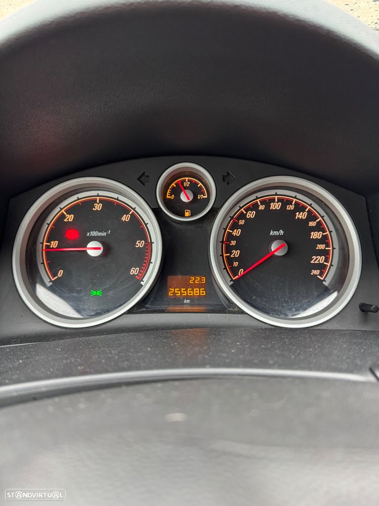 Opel Astra GTC 1.9 CDTI - 9