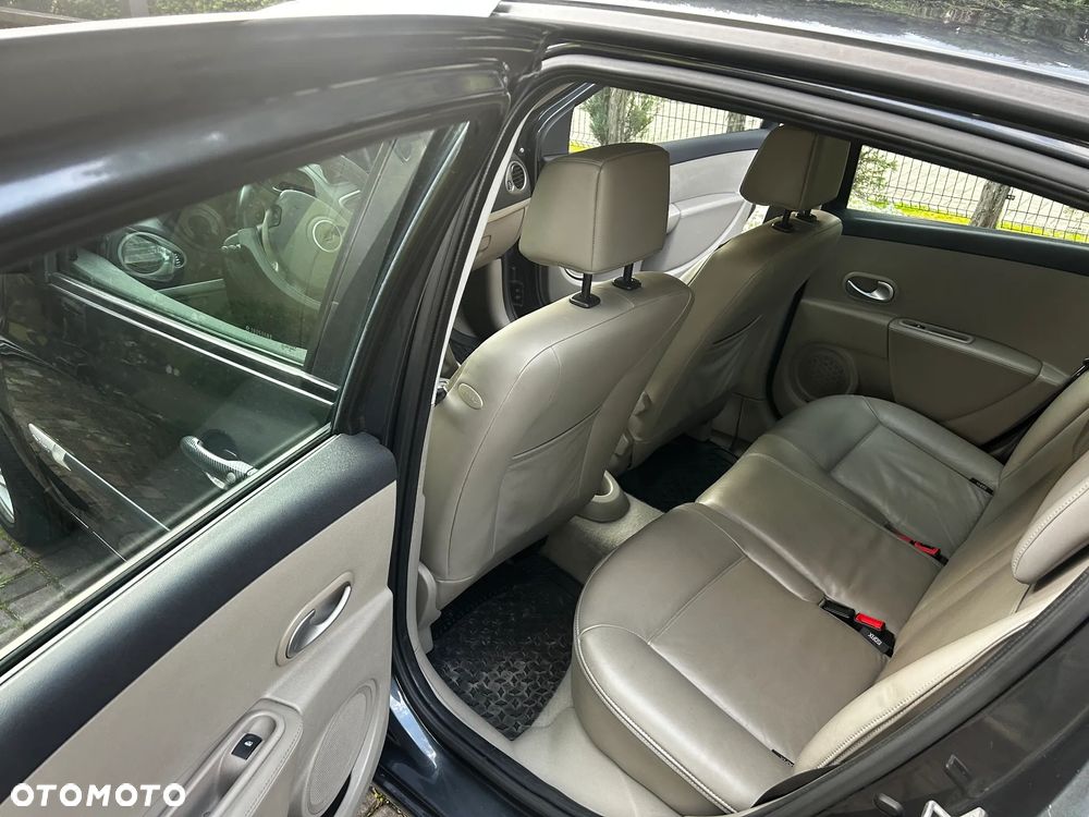 Renault Clio - 10