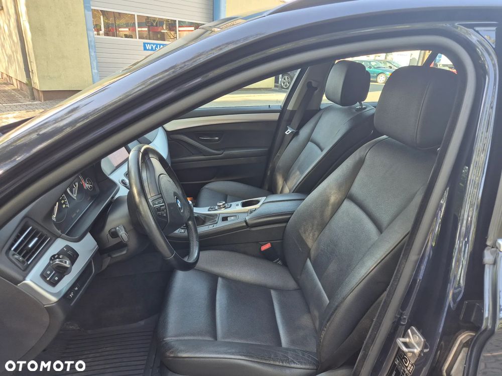 BMW Seria 5 520d - 16