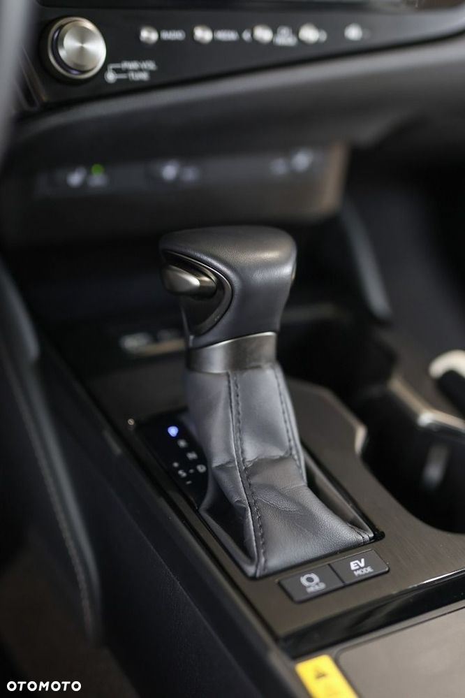 Lexus ES - 18