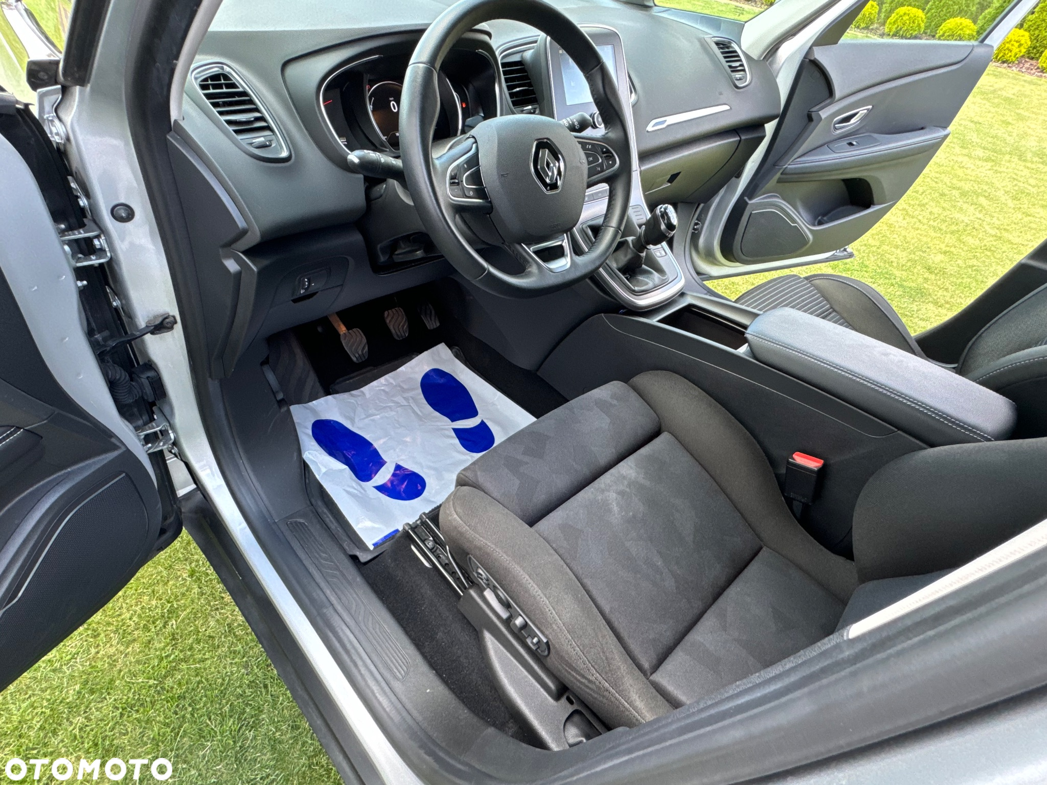 Renault Grand Scenic BLUE dCi 120 LIMITED - 23