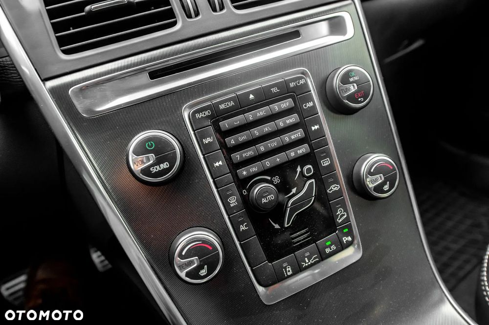 Volvo XC 60 D5 AWD RDesign - 30