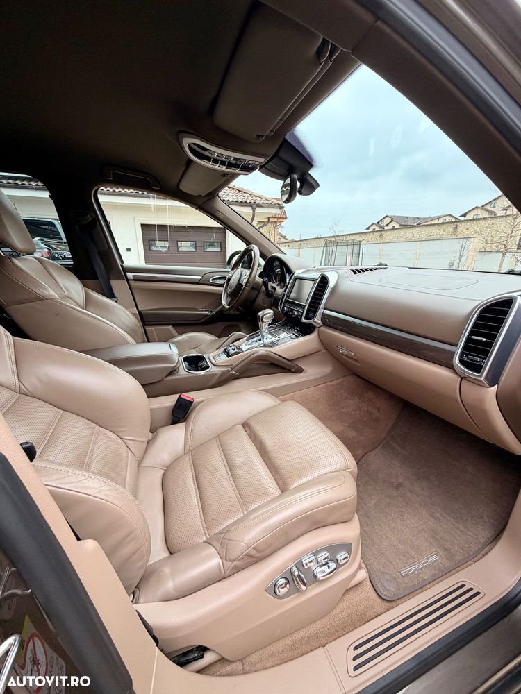 Porsche Cayenne - 8