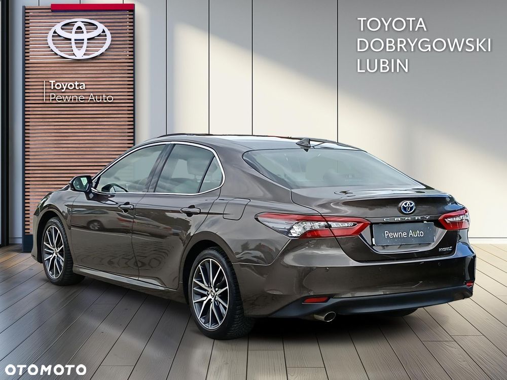 Toyota Camry - 3