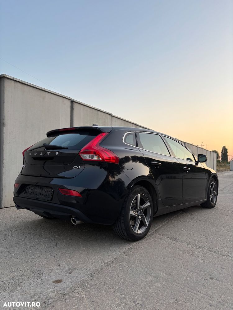 Volvo V40 D4 Momentum - 8