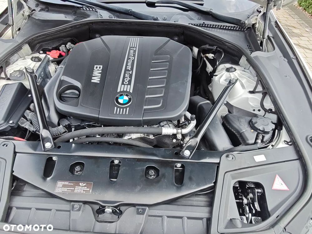 BMW Seria 5 530d Luxury Line - 25