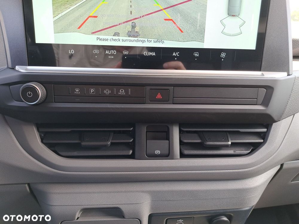 Volkswagen Transporter Furgon L2 TDI automat / leasing 104,9% - 22