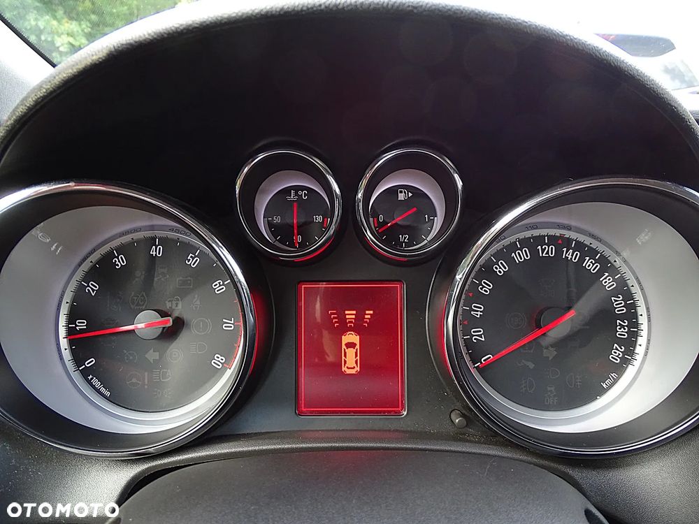 Opel Astra 1.4 T Cosmo EU6 - 33