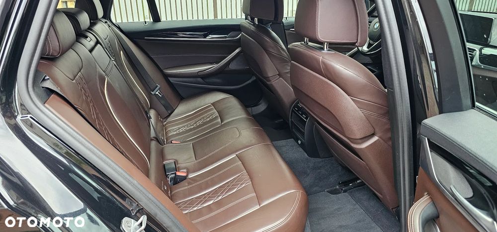 BMW Seria 5 520d Touring Luxury Line - 18