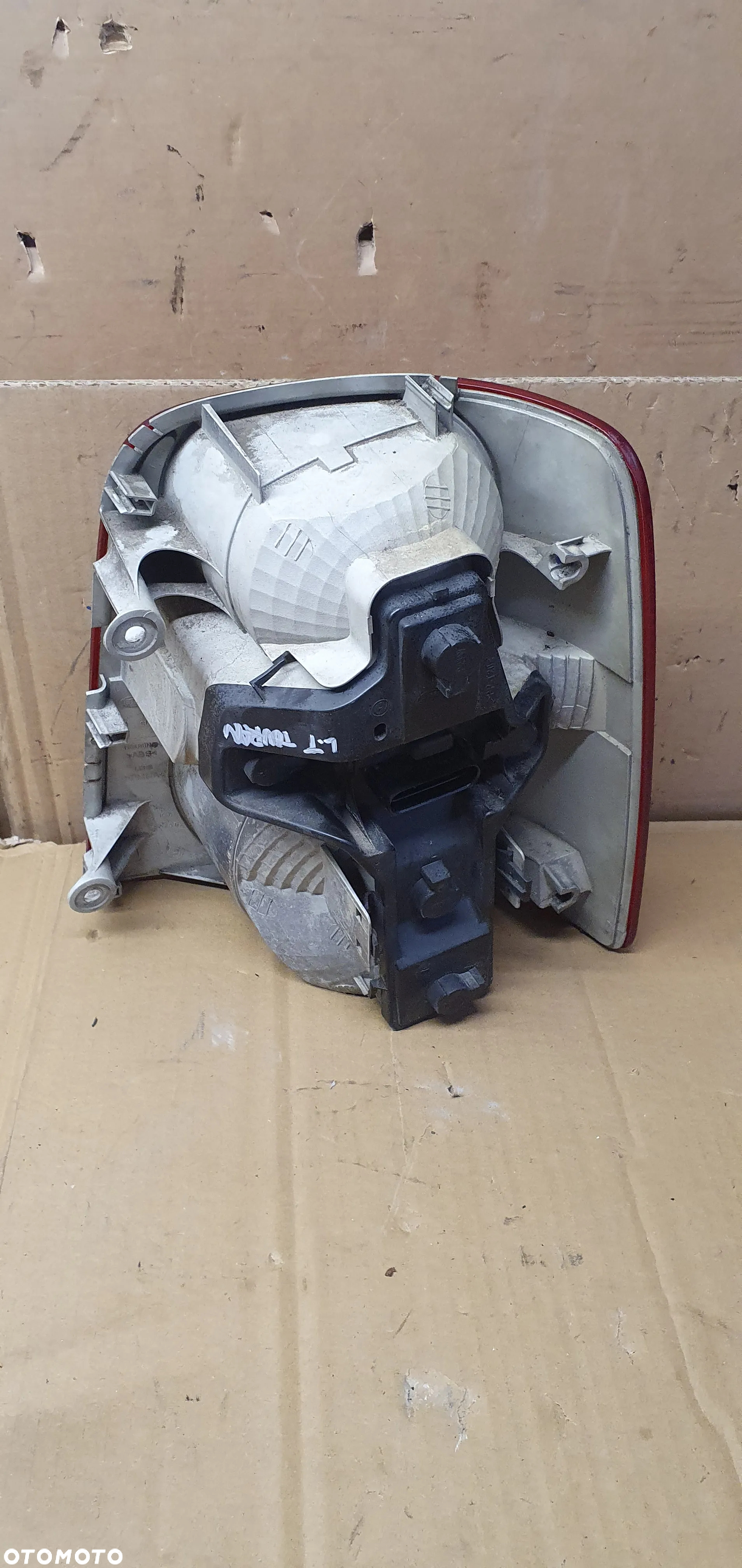 Lampa lewy tył tylna lewa VW Touran 1T0945095C 1T0945111B - 9