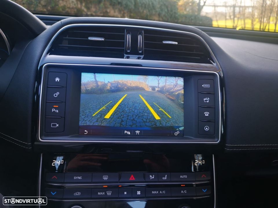 Jaguar XE 2.0 D R-Sport Aut. - 18