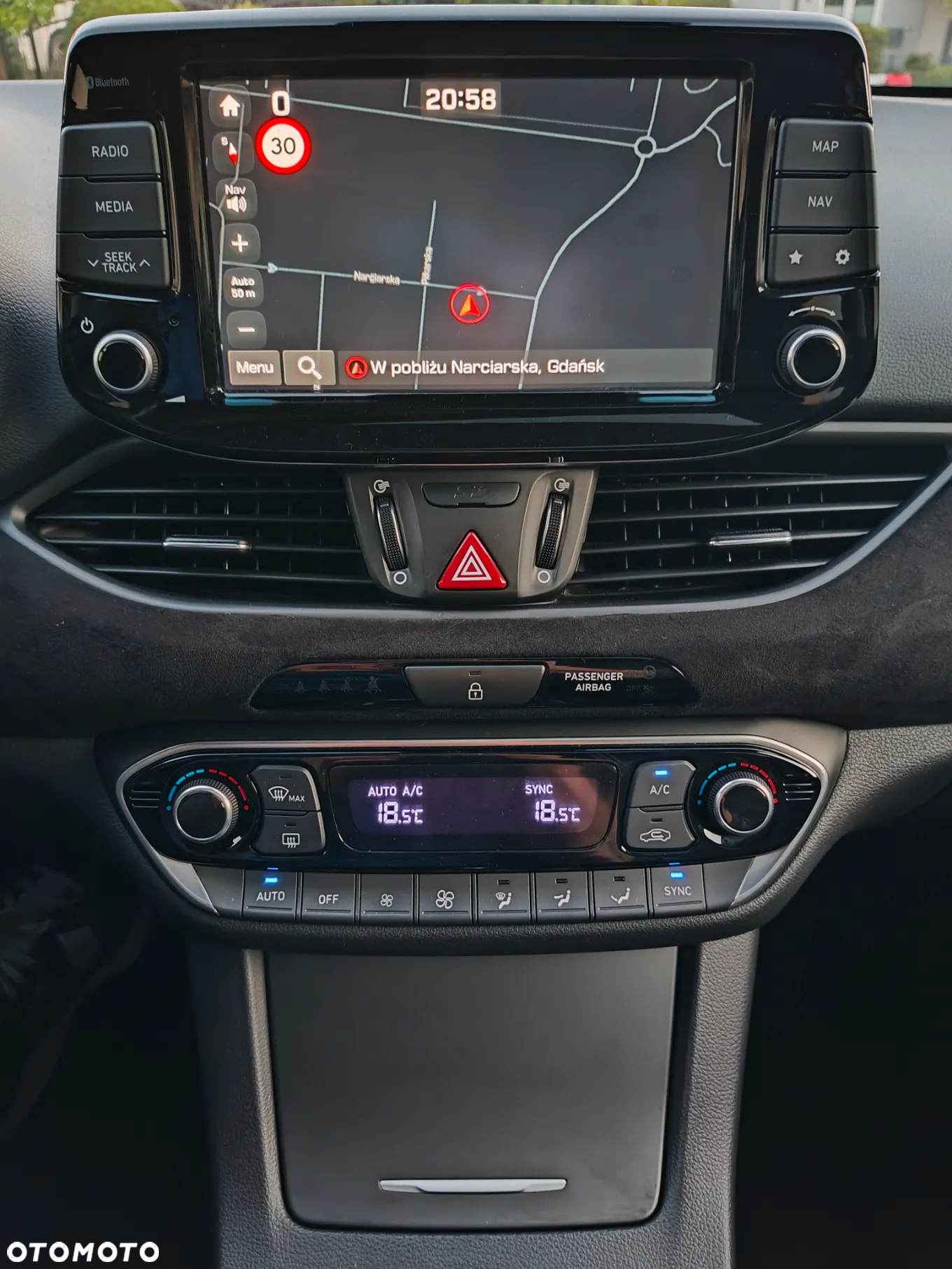Hyundai i30 Fastback 1.6 CRDI Premium - 21