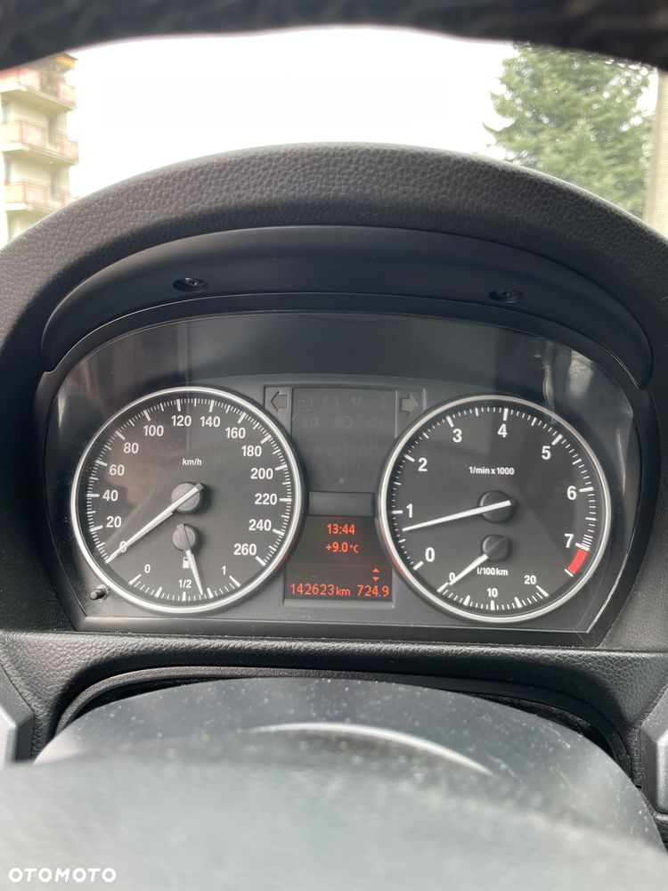 BMW Seria 3 320i - 7