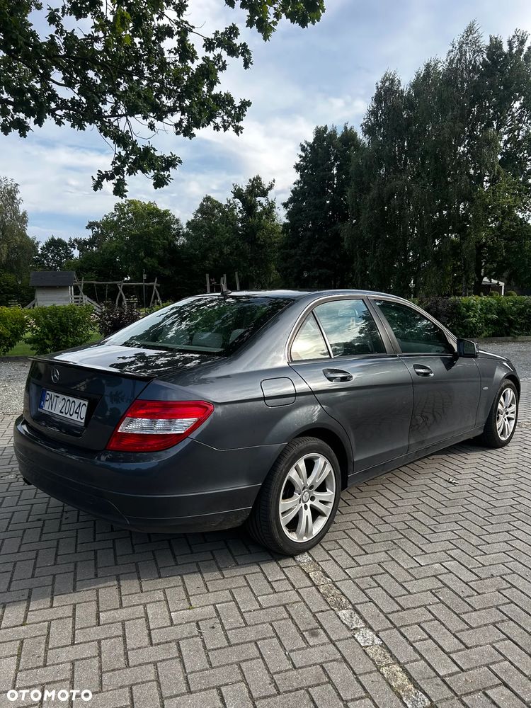 Mercedes-Benz Klasa C 180 CGI BlueEFFICIENCY Elegance - 4