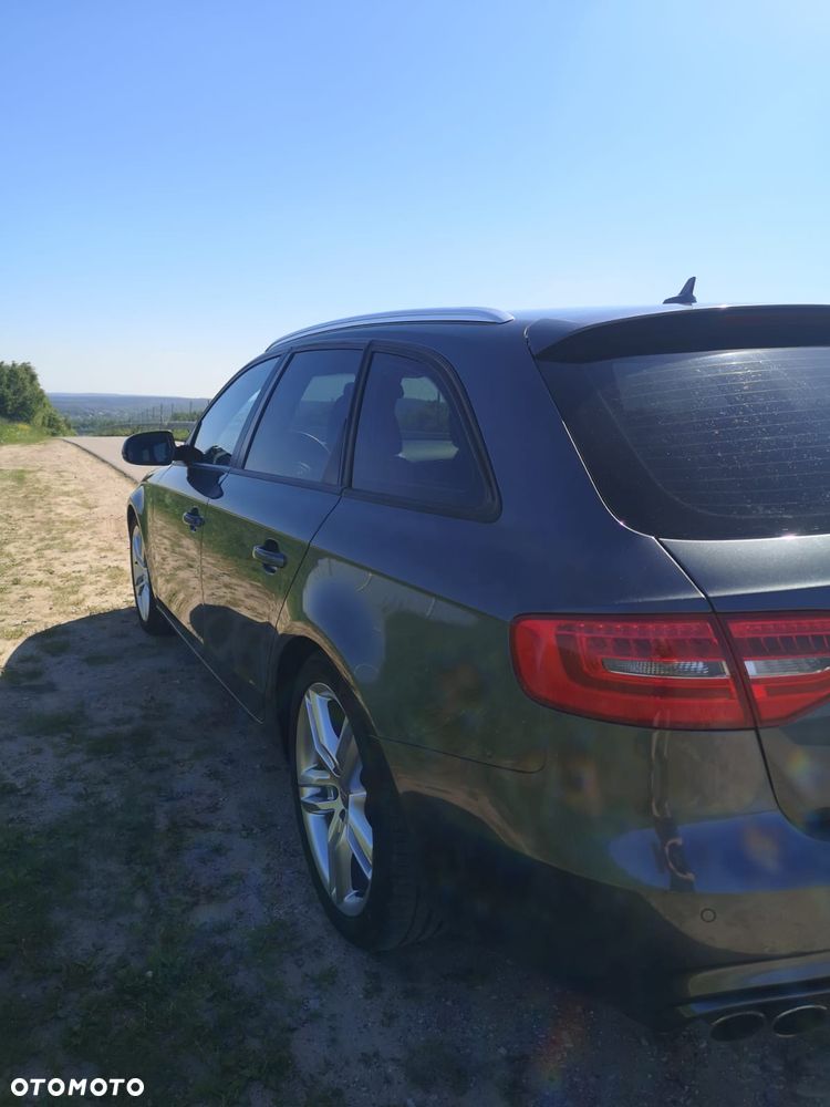 Audi A4 Avant 2.0 TDI Quattro S tronic - 6