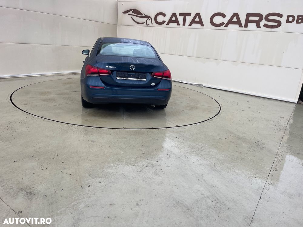 Mercedes-Benz A 180 d Sedan Aut. - 12