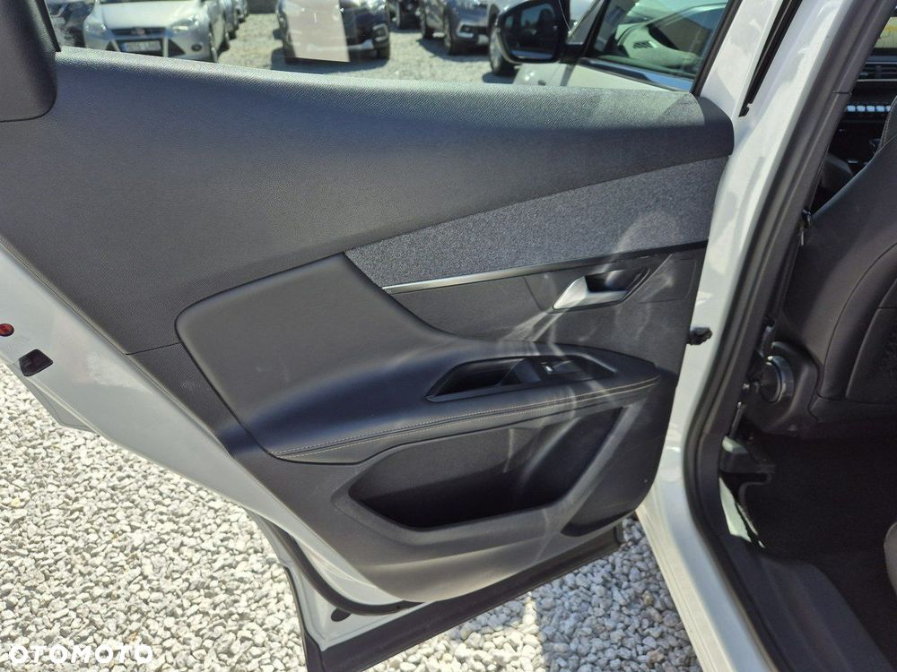 Peugeot 3008 BlueHDi 120 EAT6 Stop & Start Business Line - 26