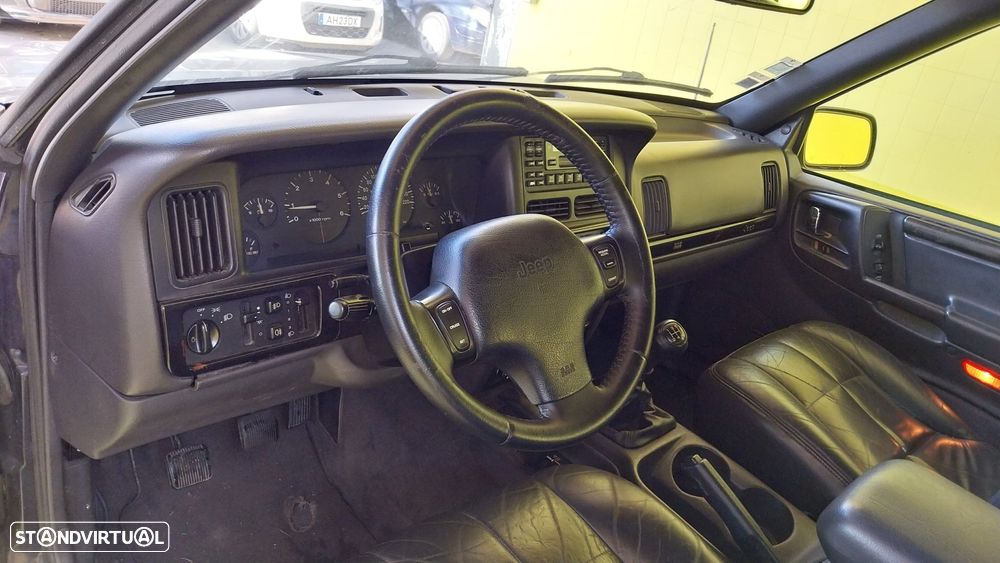 Jeep Grand Cherokee 2.5 TD Laredo - 16