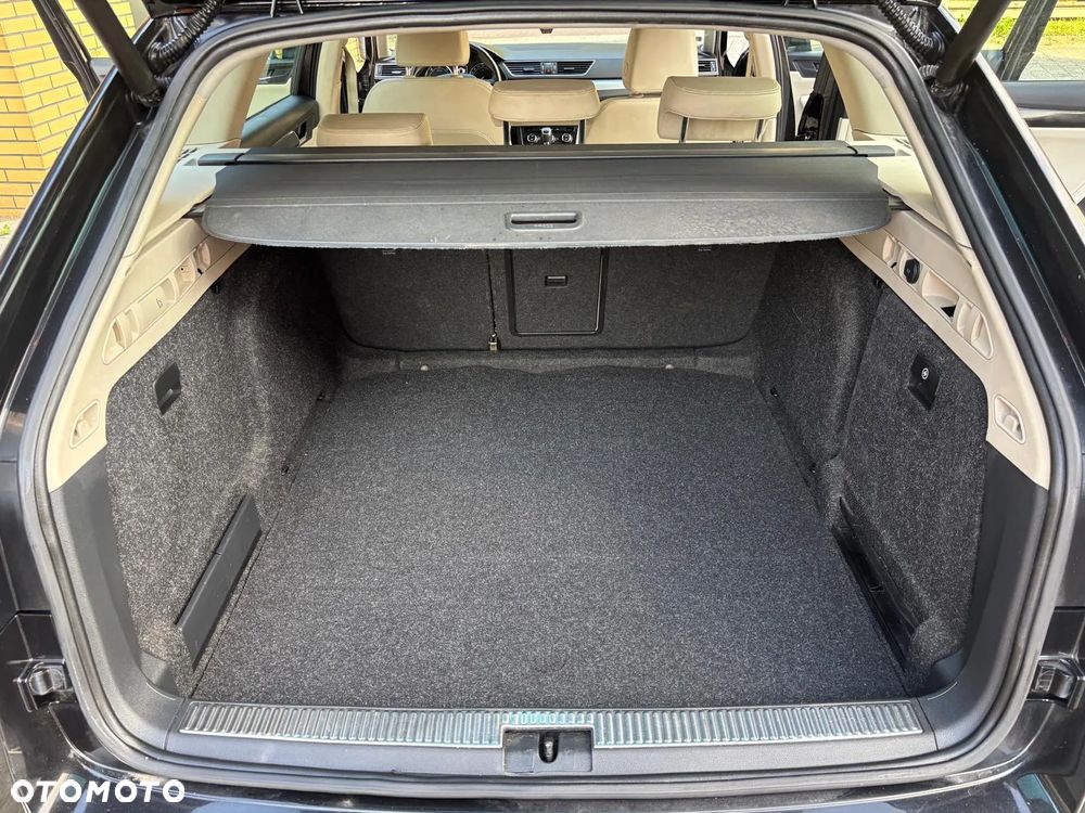 Skoda Superb 2.0 TDI L&K - 32