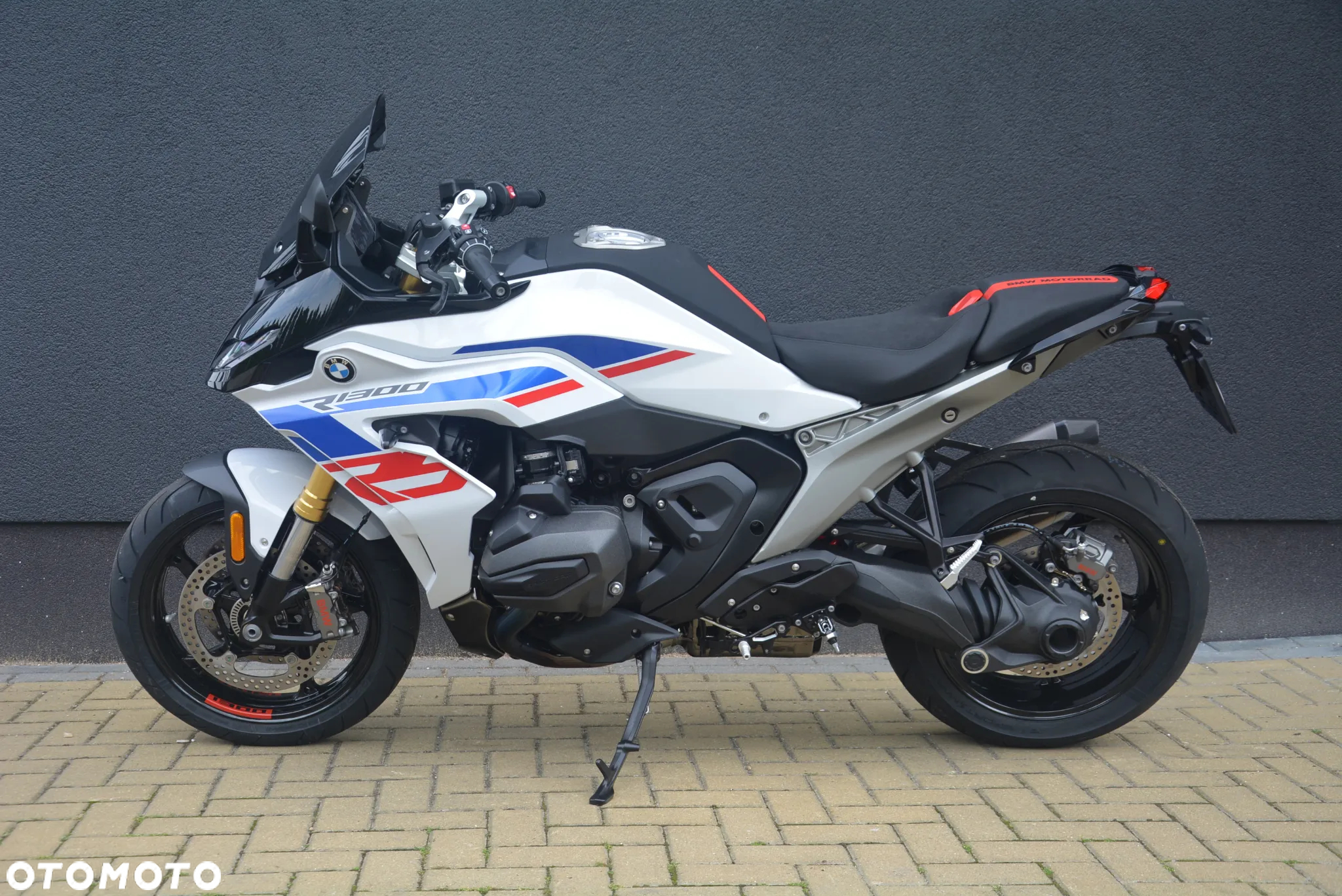 BMW R - 8