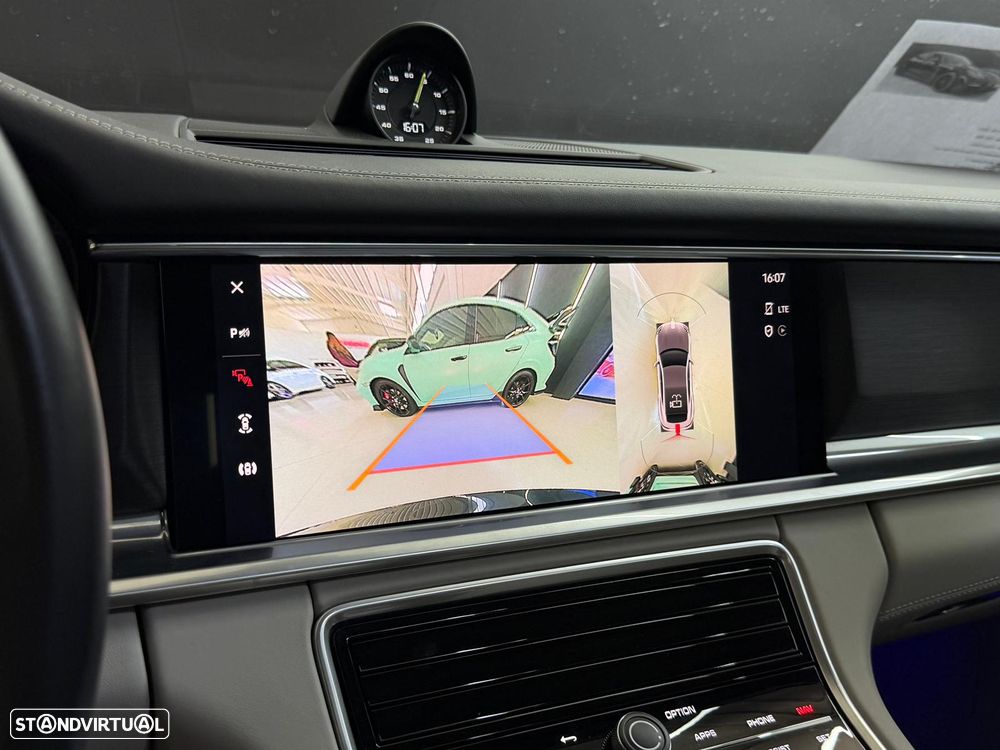 Porsche Panamera 4 E-Hybrid Platinum Edition - 37