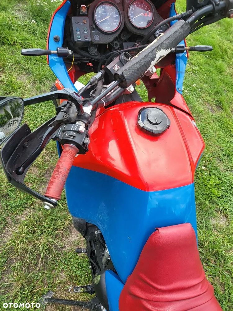 Honda XRV - 4