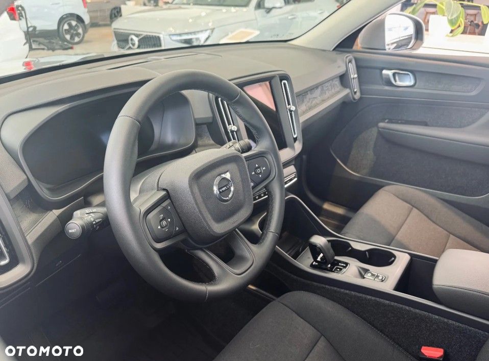 Volvo XC 40 B3 Essential - 3