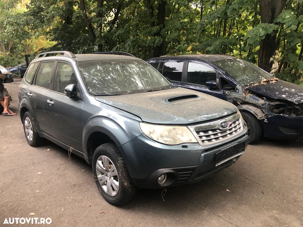 Dezmembrez Subaru Forester 2010 gri verzui 2.0 diesel - 4