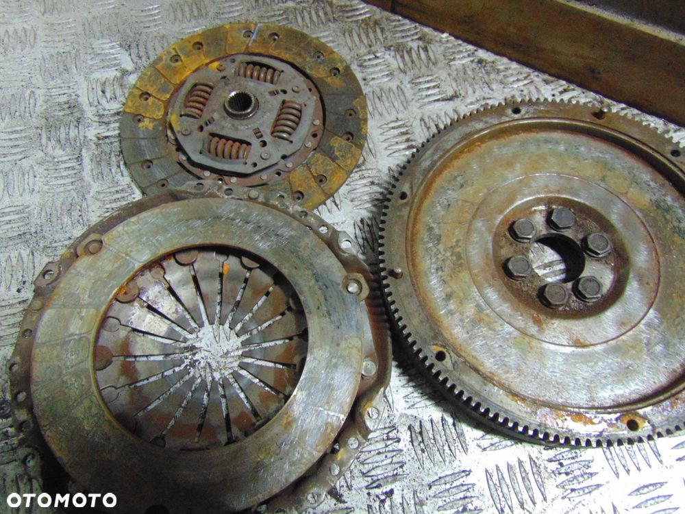 Sprzęgło golf 4 1,9 tdi sztywne 037105273C - 4