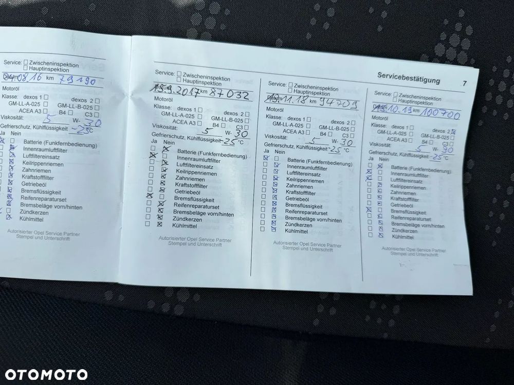 Opel Corsa 1.4 16V Cosmo - 9