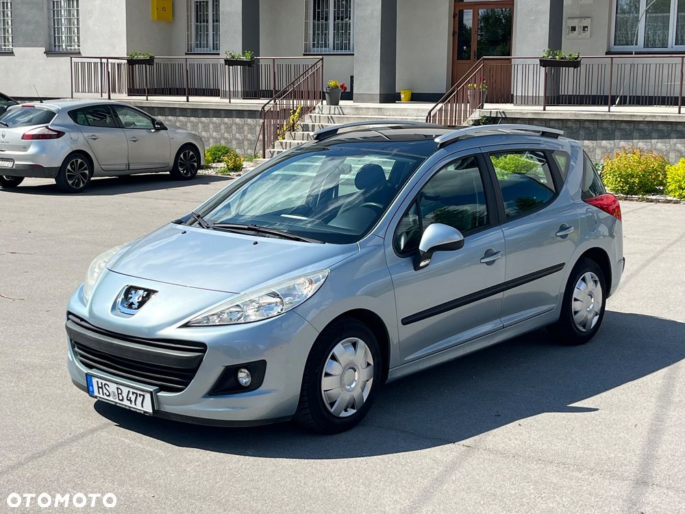 Peugeot 207 - 1