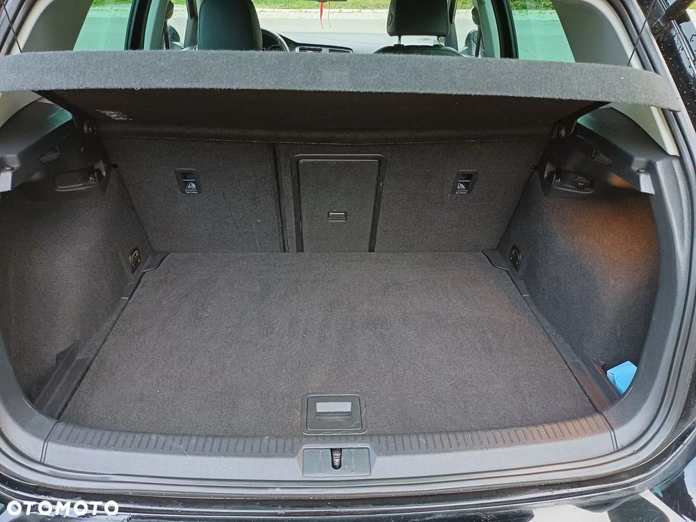 Volkswagen Golf - 34